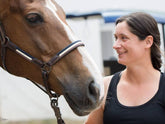 Jenny Hagen mit Pferd. 